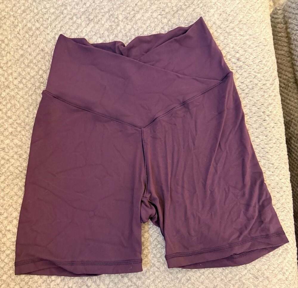 Offline by Aerie Real Me Crossover High Waisted 5" Bike Short Size M